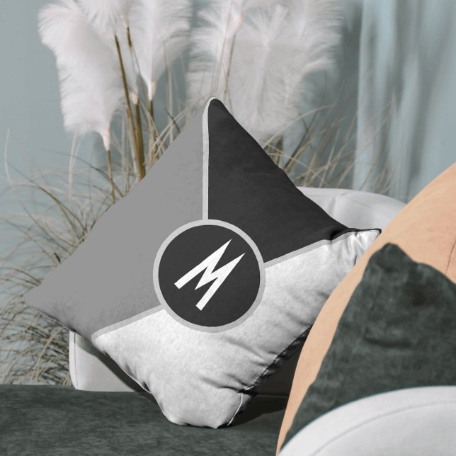 Modern svart-vit färgblock anpassad monogram kudde (Skapare uppladdad)