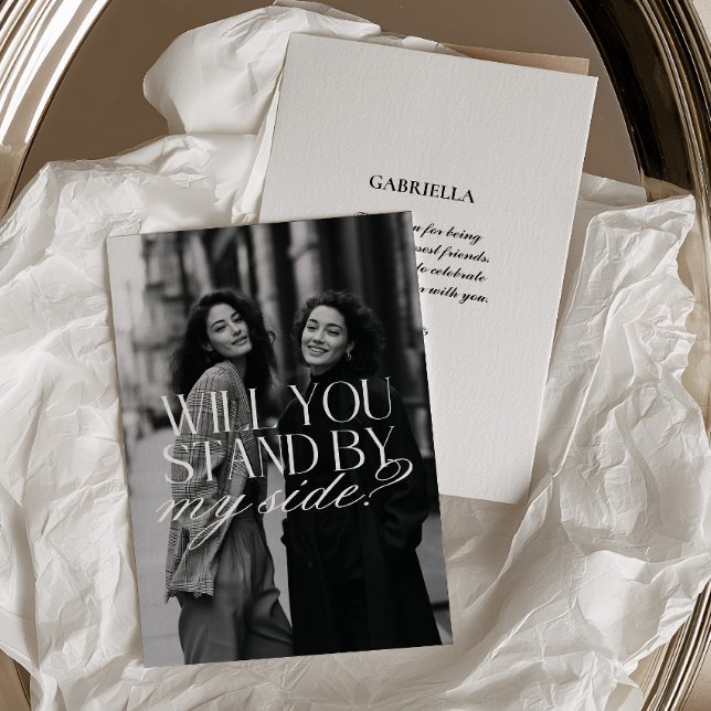Modern svart-vit fotoförfrågan om brudtärna inbjudningar (Modern Black & White Photo Bridesmaid Proposal Invitation)