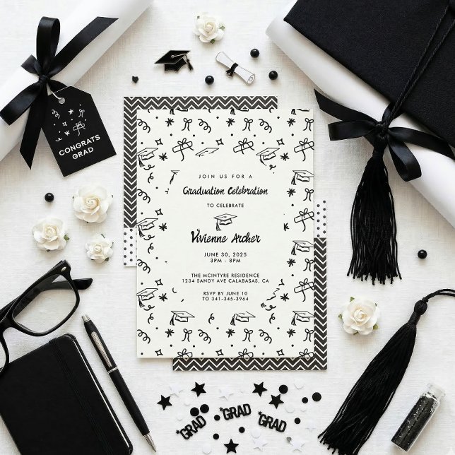 Modern svart-vit kladdig festexamen inbjudningar (Black and White Doodle Graduation Invite)