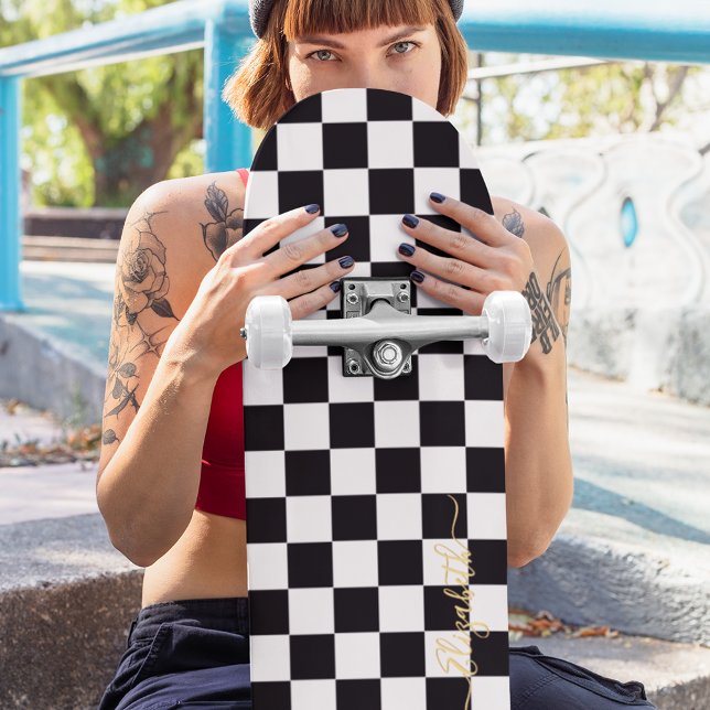 Modern svartvit kontrollerad Guld-monogram underte Mini Skateboard Bräda 18,5 Cm (Modern Black White Checkered Gold Monogram Signed Skateboard)
