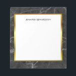 Modern svartvit marble monogram namn anteckningsbl anteckningsblock<br><div class="desc">Modern snyggt svart och vitt marmor mönster och anteckningsblock av gyllene ram personlig. Du kan lägga till egna namn eller text och monogram.</div>