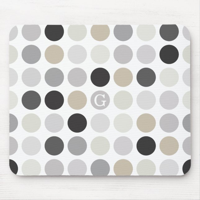 Modern svartvit polka dots mönster monogram musmatta (Framsidan)