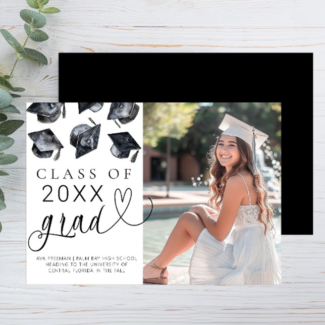 Modern svartvit Studenten Meddelande (Simple Photo Graduation Announcement & Invitation)