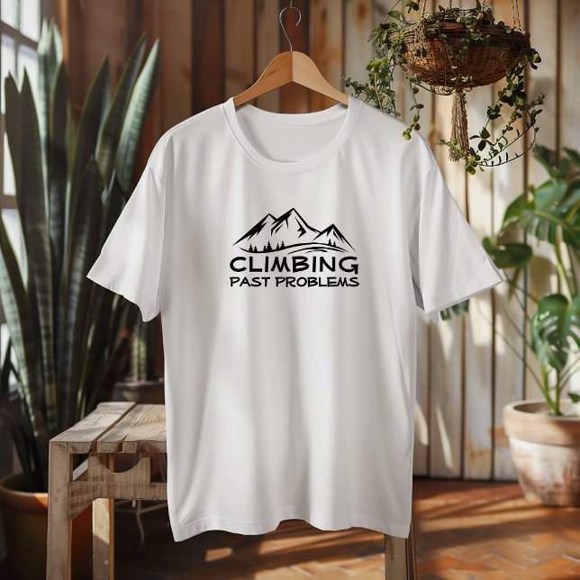 Modern t-shirt för vandring i bergen för resor (Skapare uppladdad)