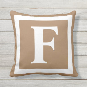 Modern Tan Brown Monogram Initial Kudde