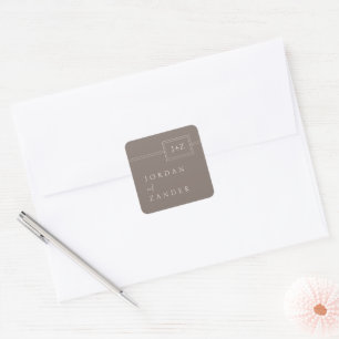 Modern Taupe-minimalistisk Monogram Bröllop Fyrkantigt Klistermärke