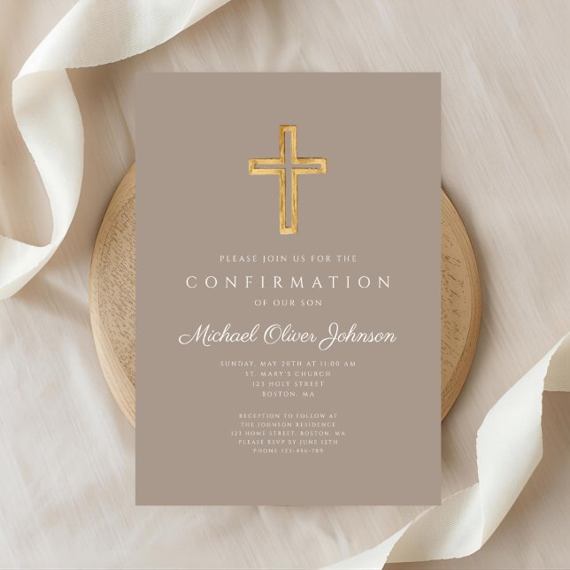 Modern Taupe Religiöst Kors Pojkbekräftelse Inbjudningar (Modern Taupe Religious Cross Boy Confirmation Invitation)