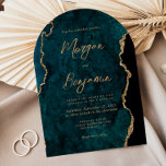 Modern Teal Blue Agate Script Arch Bröllop Inbjudningar<br><div class="desc">Den här elegantens ljusformade bröllopsinbjudan innehåller en bakgrundsbild av tealblått vattenfärgat agat som trimmas med faux guld glitter. Anpassadet kombinerar modern handskrift,  tryckplåt och kursivt typsnitt med guld-färgad. Den bakomliggande sidan har en samordnande teal och guld agate-utformning.</div>