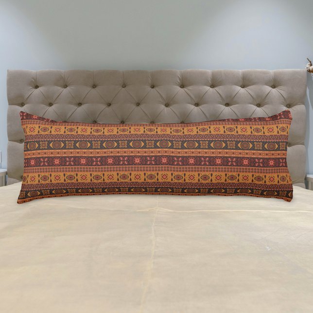 Modern Terracotta Ethnic Tribal Ornamental Mönster Kroppskudde (Skapare uppladdad)