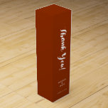Modern Terracotta Script Bröllop Presentask För Vinflaska<br><div class="desc">Chic Modern Terracotta Tack Script Wine Gift box för bröllop,  möhippa,  pars dusch eller någon annan händelse - färg kan ändras i designen verktyg för att passa bröllop temat.</div>