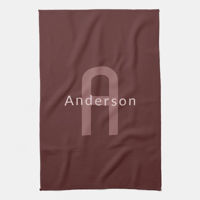 Modern Tittar Monogrammed Namn | Maroon Red Kökshandduk (Vertikal)
