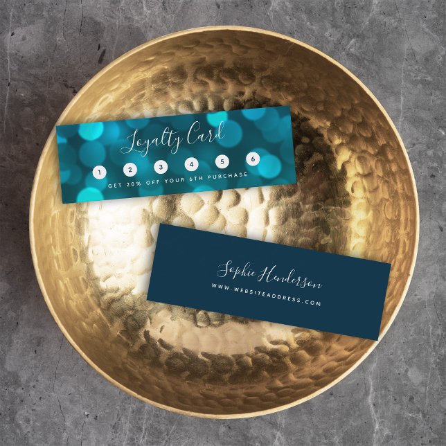 Modern Trendig Calligraphy Aqua Blue Bokeh Ljus Lojalitetskort (Skapare uppladdad)