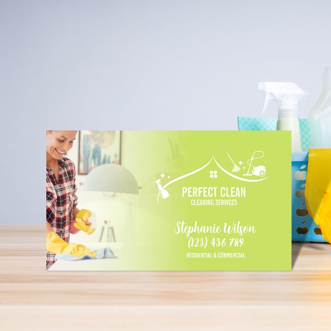 Modern Trendig House Städning Maid Janitorial Busi Visitkort (Skapare uppladdad)
