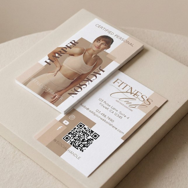 Modern Trendy Fitness Trainer Photo Logo QR Code Visitkort (Modern Trendy Fitness Trainer Photo Logo QR Code Business Card)