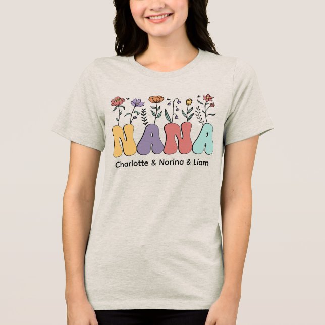 Modern & Trendy Nana Floral  Personalized Names T Shirt (Framsida)
