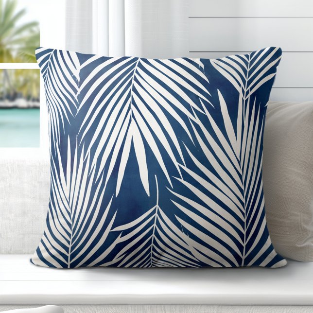 Modern Tropik Blue White Handflatan Löv Kudde (Elevate Your Décor: Discover our Elegant Coastal Throw Pillows in Blue & White)