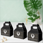 Modern Tuxedo Art Deco Bachelor Party Presentaskar<br><div class="desc">Modern Tuxedo Art Deco Bachelor Party med elegant,  vit tuxedo på ett faux guld svart Art Deco mönster. Se fler inspirationer i min bröllopsgåva Etched Glasswares-samling.</div>