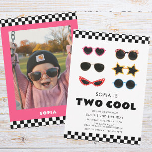 Modern två Coolor Sunglasses Girl 2:a födelsedagen Inbjudningar