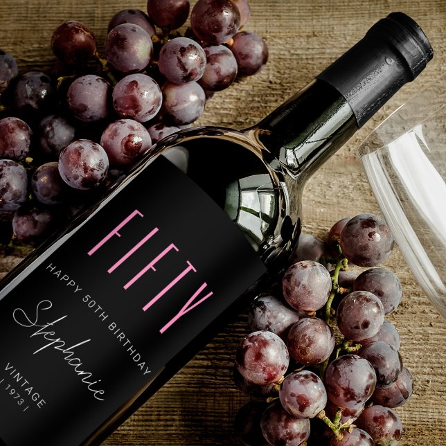 Modern typografi - 50:e födelsedag - enkel svart vinflaska etikett (Skapare uppladdad)