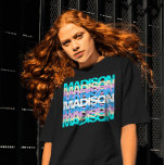 Modern typografi | Anpassat namn Pastel Holografik T Shirt<br><div class="desc">Vi presenterar vårt anpassade namn Modern Typography Pastel Cute T-Shirt, den perfekt som alla tittar att uttrycka sin unika stil på ett roligt och på ett modernt sätt! Den här snygga garantin har ett modernt typografiskt trendig som säkert slår huvudet, medan de subtila pastellnyanserna tillför en aning mjukhet och charm....</div>