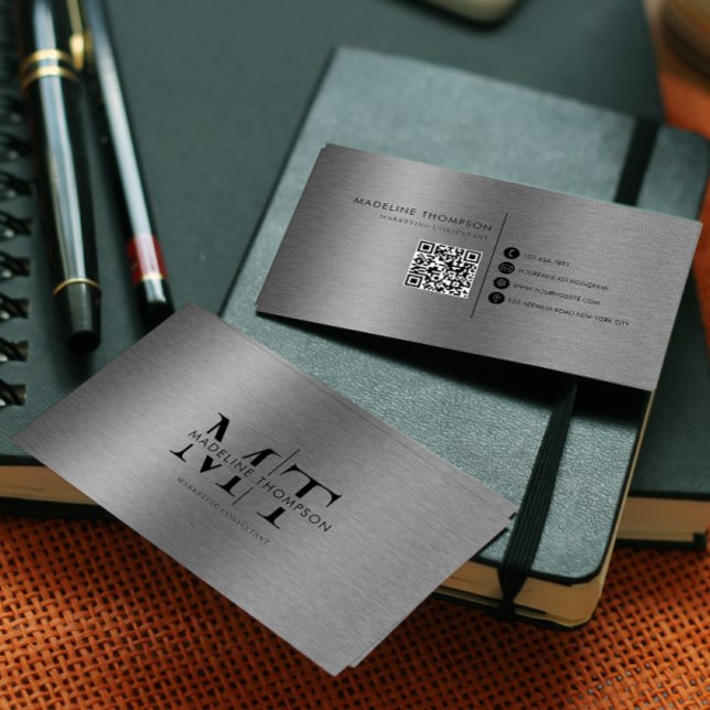 Modern Typografi Black Metallic Steel QR-kod Visitkort (Skapare uppladdad)