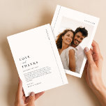 Modern typografi - enkelt foto Bröllop Tack Kort<br><div class="desc">Visa tacksamhet med vårt moderna typografi - ett enkelt Photo Bröllop-tackkort. De här eleganterna har en enkel,  modern utformning med ett meddelande och ett personligt foto. Perfekt för att tacka familj och vänner. De är idealiska för destinationsbröllop och möhippor och erbjuder ett snyggt sätt att framföra ert tack.</div>