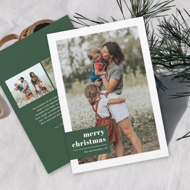 Modern typografi färgblock foto jul julkort (Modern green typography tag merry christmas 3 photo holiday card.)