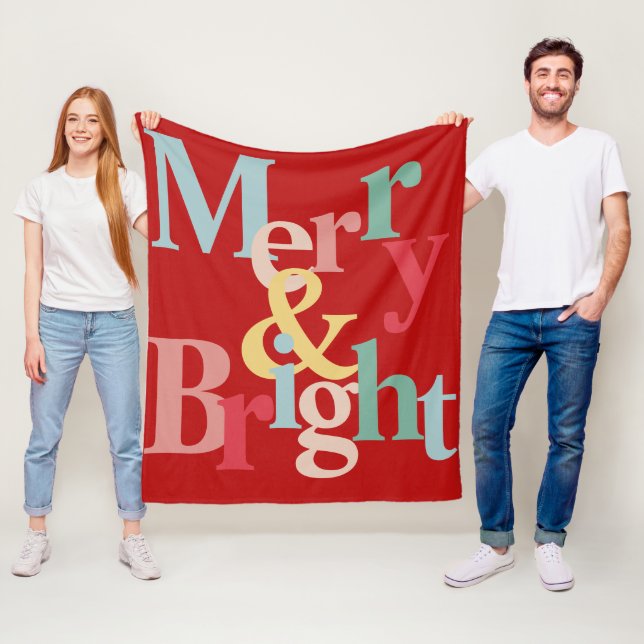Modern typografi - merry och klarrött fleecefilt (På plats)