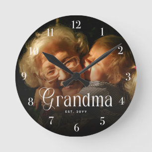 Modern Typografi Mormor Personlig Fotopresent Rund Klocka