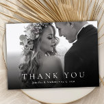 Modern typografi, svart och vitt foto Bröllop Tack Kort<br><div class="desc">Modern minimalistisk typografi, svart och vit ett foto-Bröllop-tackkort. Med snyggt bröllop tackar du din mall som innehåller ett foto på framsidan av fullt med texten "Tack"-serif-typografi på bild.Vid omvänd sida förinställd tackar du dig. Du kan enkelt anpassa ditt namn och tacka för ditt meddelande. Kontakta mig om du behöver hjälp...</div>