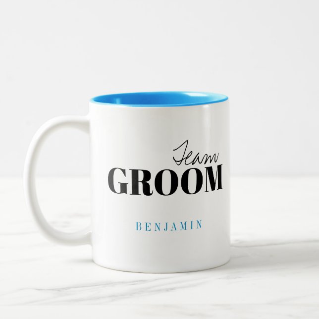 Modern Typography Personlig Team Groom Mugg (Vänster)
