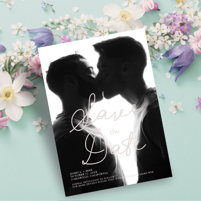 Modern Typography with Romantic Gay Couple (Skapare uppladdad)