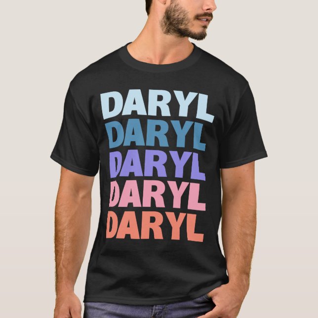 Modern upprepad text Daryl T Shirt (Framsida)