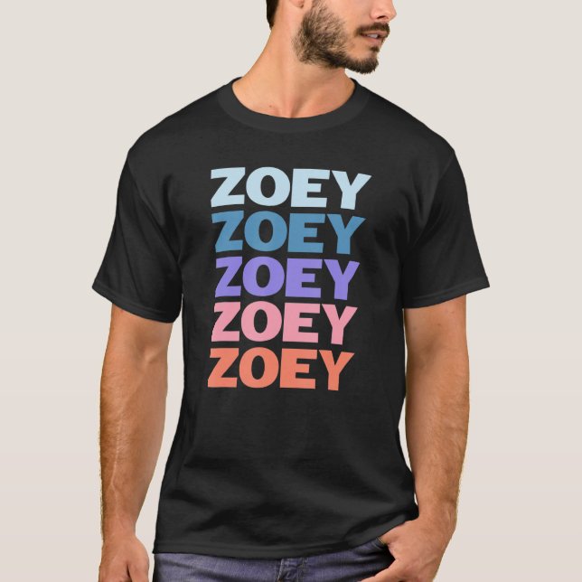 Modern upprepad textzoey t shirt (Framsida)