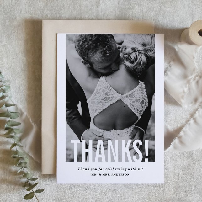 Modern utskuren överlagring vertikal fotobryllop tack kort (Skapare uppladdad)