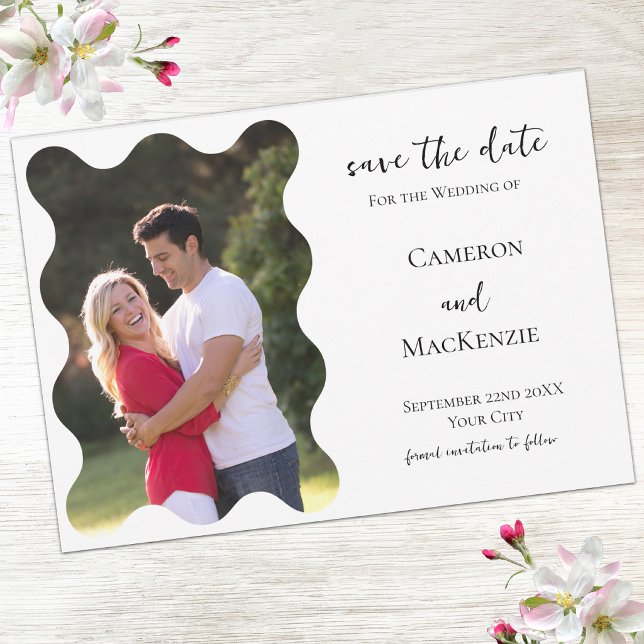 Modern vågig fotobryllup Spara datum inbjudan (Modern wavy frame photo wedding save the date invitation announcement with custom text)