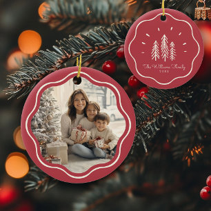 Modern Vågig Ram Familjefoto Muted Röd Julgransprydnad Keramik