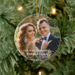 Modern vår första jul som Mr & Mrs Blommigt Julgransprydnad Keramik<br><div class="desc">Modern vår första jul som herr & fru Blommigt Ceramic Ornament</div>