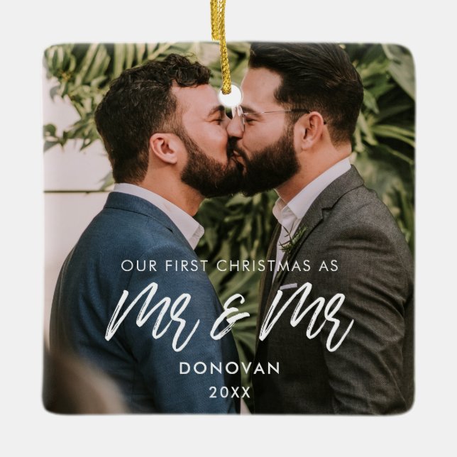 Modern Vår första jul som Mr. och Mr. Julgransprydnad Keramik (Framsida)