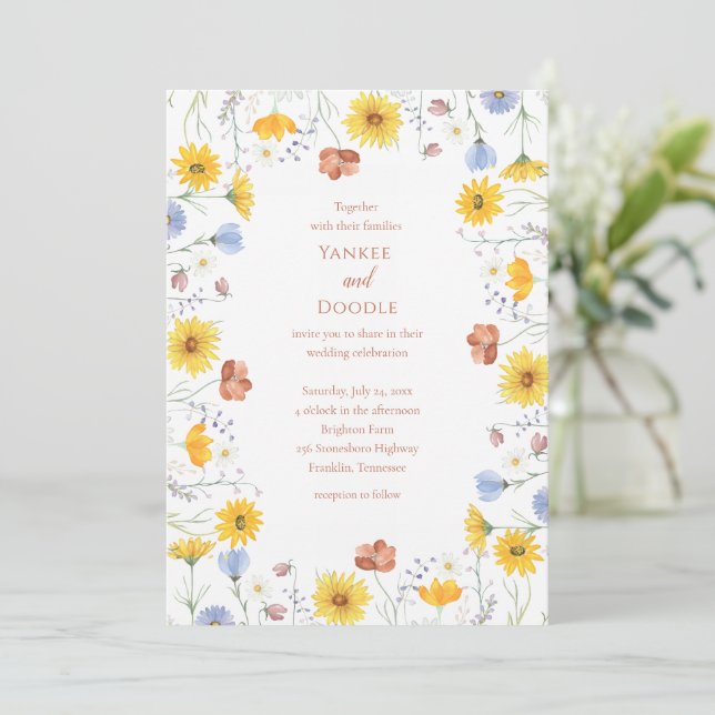 Modern vårbröllop med vilda blommor inbjudningar (Stående Fram)