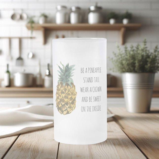 Modern vattenfärgsananas och positiv nyansot frostat ölglas (Skapare uppladdad)