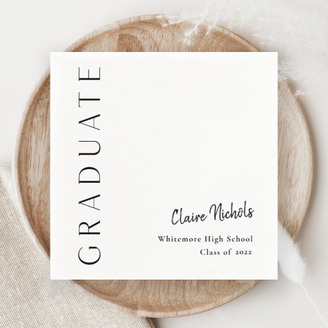 Modern Vertikal Typografi Examen Pappersservett (Modern Typography Black and White Script Name Graduation Party Napkins.)