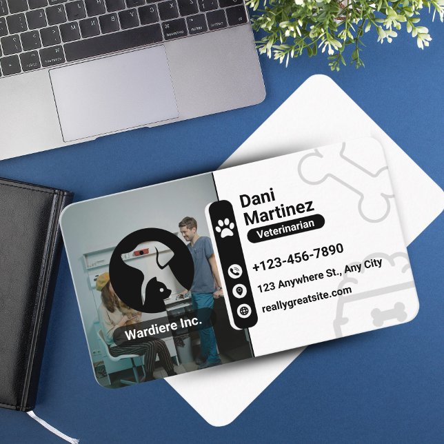 Modern Vet Animal Hospital – Black & White  Visitkort (Modern Vet Animal Hospital Business Card – Black & White)