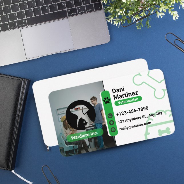 Modern Vet djurklinik – Svart & Grön Visitkort (Modern Vet Clinic Business Card – White & Green )