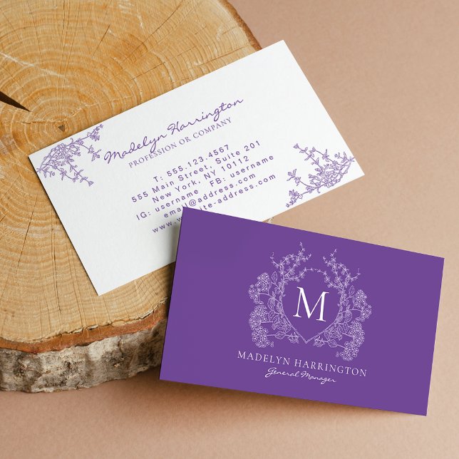 Modern Violett Blommig Krön Monogram Visitkort (Skapare uppladdad)