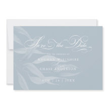 Modern vit blomma på Dusty Blue