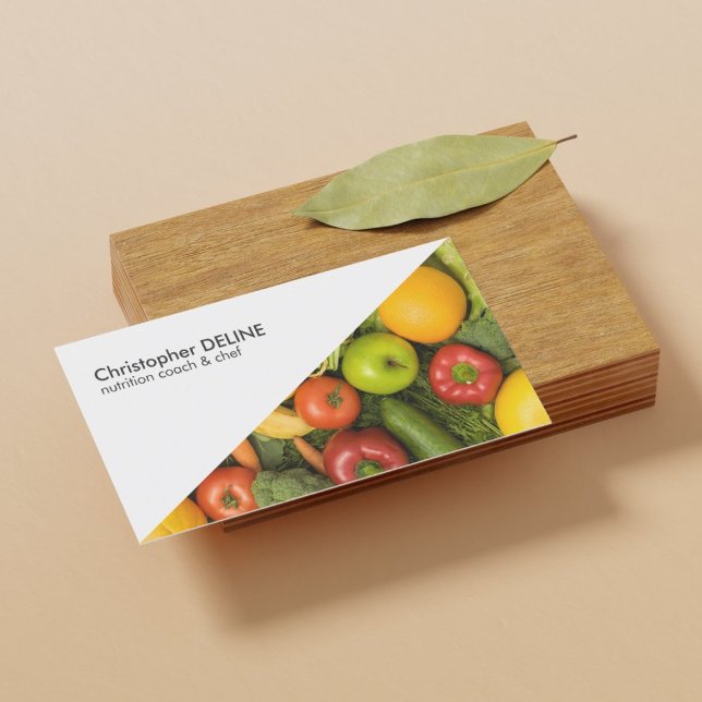 Modern vit färglös vegetabilisk näringshäst visitkort (Skapare uppladdad)