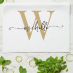 Modern vit guld anpassad monogram namn manus stil kökshandduk<br><div class="desc">Flickig modern elegant vit och guld monogram initial namn signatur skript anpassad personlig kökshandduk. Denna design med förnamn i en snygg handskriven stil svans typsnitt typografi (eller kalligrafi) med monogram initial i guld och svart på vit bakgrundsfärg. Dessa är lätta att anpassa. Stor stilren feminin husvärmningspresent, även för födelsedag, bröllop,...</div>