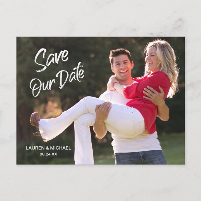 Modern vit penselskrift Spara datum Bröllop Vykort (Framsida)