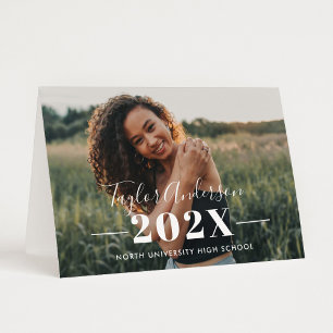 Modern Vit Skript Namn Fet 2026 Grad Foto Tack Kort